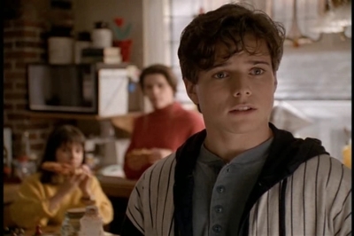 Party_of_Five_1x01_avi0171.jpg