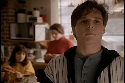 Party_of_Five_1x01_avi0195.jpg