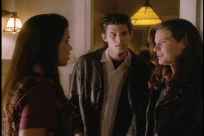 Party_of_Five_1x03_avi5703.jpg